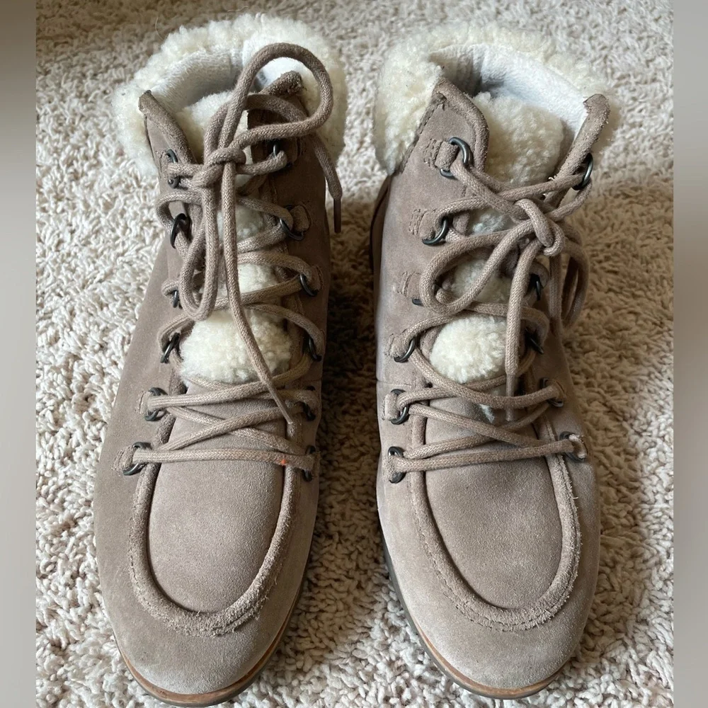 Sorel Sherpa Trim Harlow Lace Up Bootie Taupe Leather  Waterproof Women's Sz 9